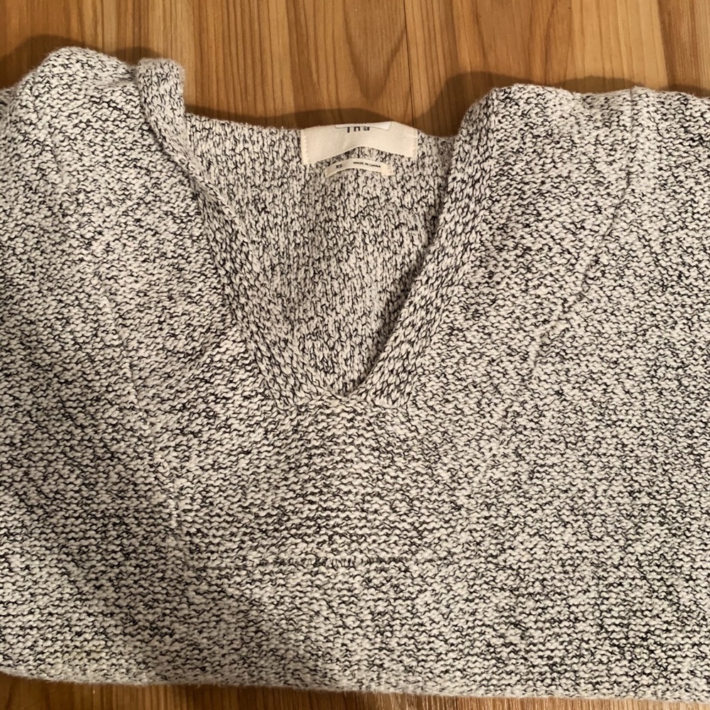 Aritzia salt & pepper pullover - Picture 3 of 4
